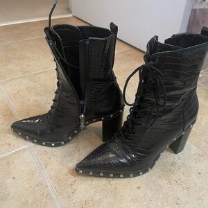 Size 6.5 Black Charles by Charles David